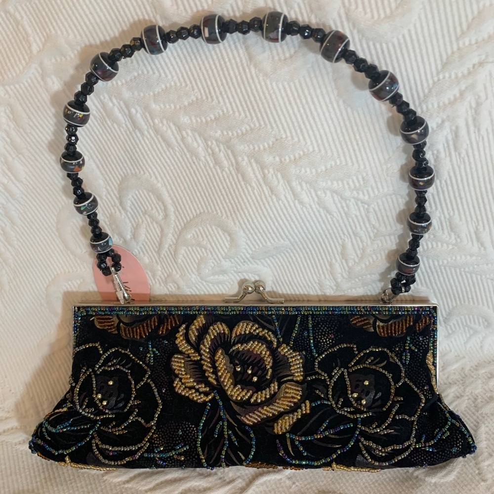 Beaded clutch
